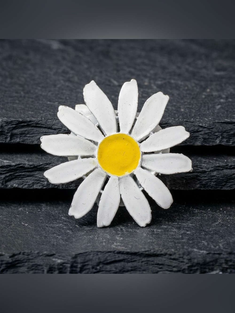 Vintage 70s White Yellow Enamel Mod Flower Power Daisy Scarf Clip Slid Brooch